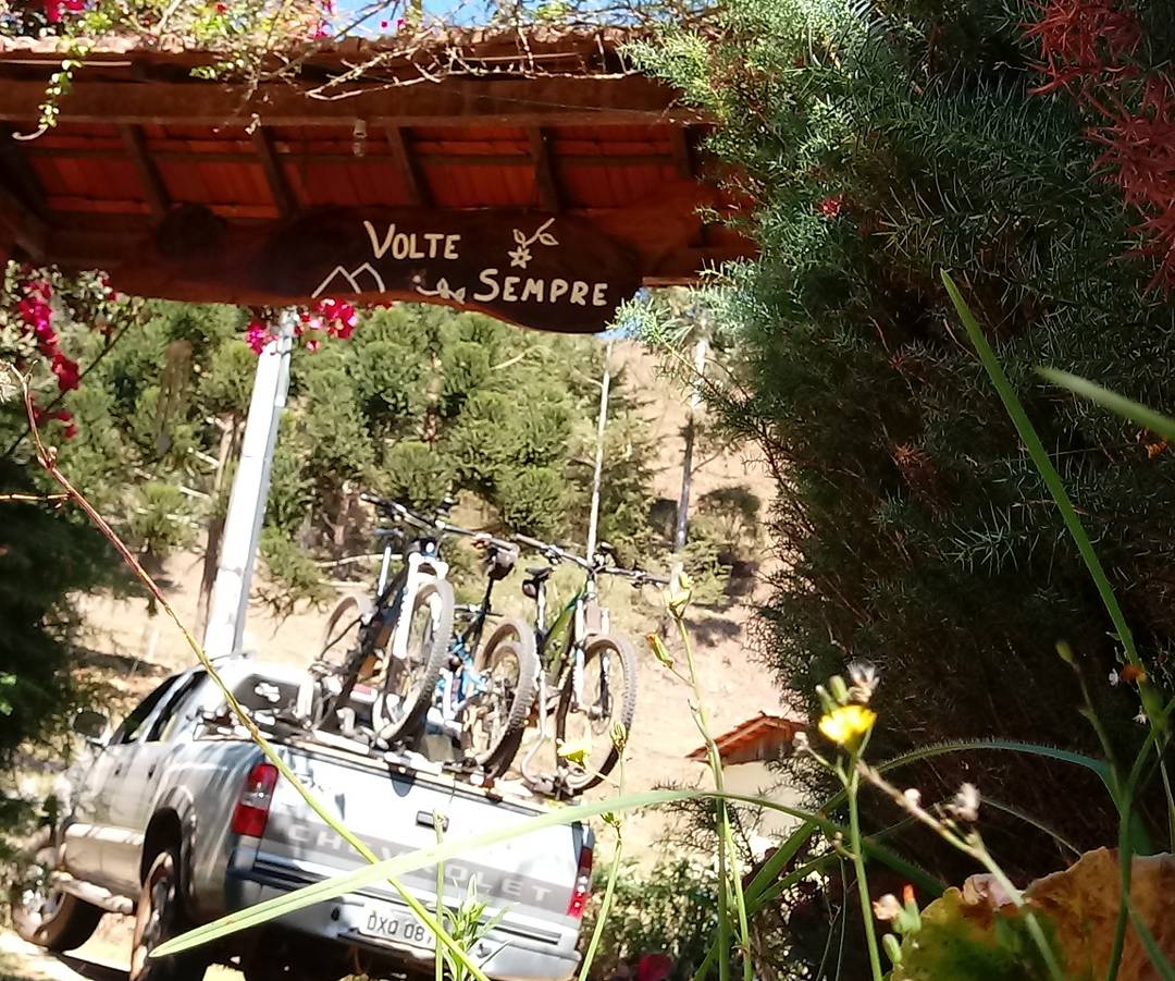 O Veículo de Apoio para ciclistas é ideal para o transporte de bagagens entre as cidades e para levar frutas e hidratação aos ciclistas durante a cicloviagem.