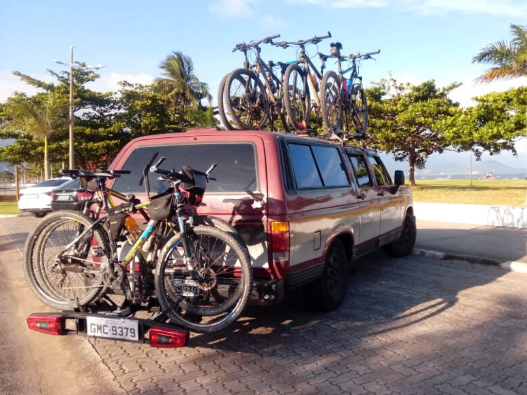 transporte de ciclistas no estilo UBER BIKE