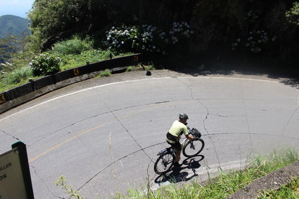 Pedalar na Serra do Rio do Rastro com a Roots Adventure é uma experiência maravilhosa