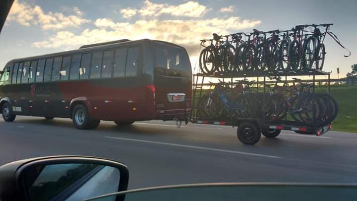Micro-ônibus para 24, 30 e 34 ciclistas