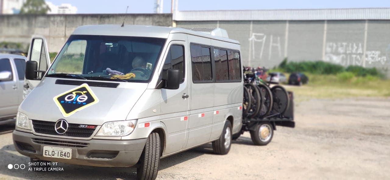 Na Roots Adventure temos a VAN ideal para o tamanho do seu grupo